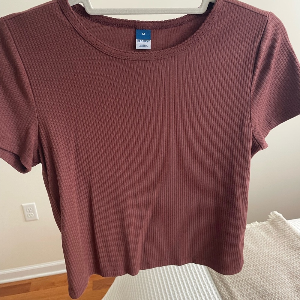 Old Navy Cropped Ribbed Tee Shirt